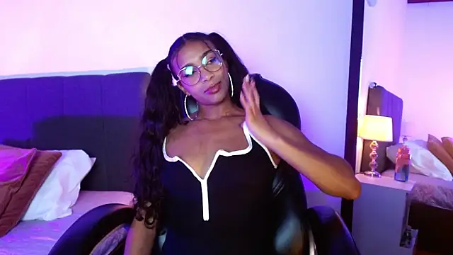 Snapshot of SashaBowei chatting on 4, 11, 2025 SashaBowei online show from 4, 11, 2025