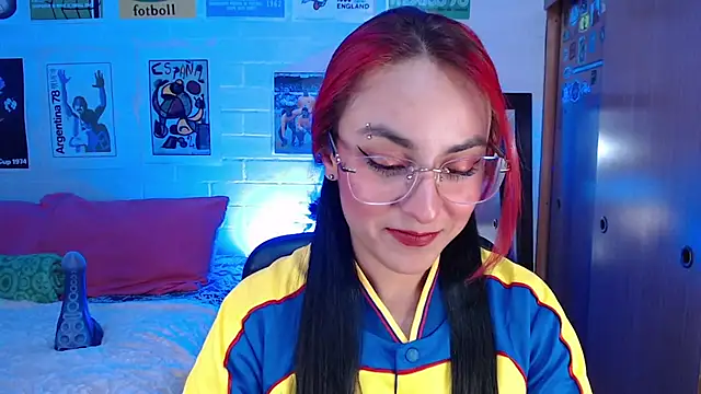 Snapshot of Amy66 chatting on 4, 7, 2026 Amy66 online show from 4, 7, 2026