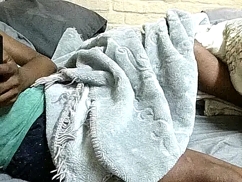 Snapshot of Mshayiwesinqe chatting on 20, 10, 2025 Mshayiwesinqe online show from 20, 10, 2025