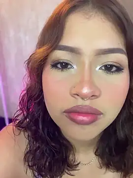 Mia Valmont online show from 4, 12, 2025