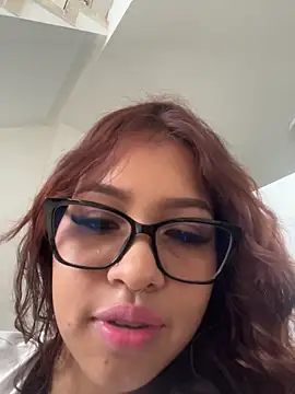 Mia Valmont online show from 22, 12, 2025