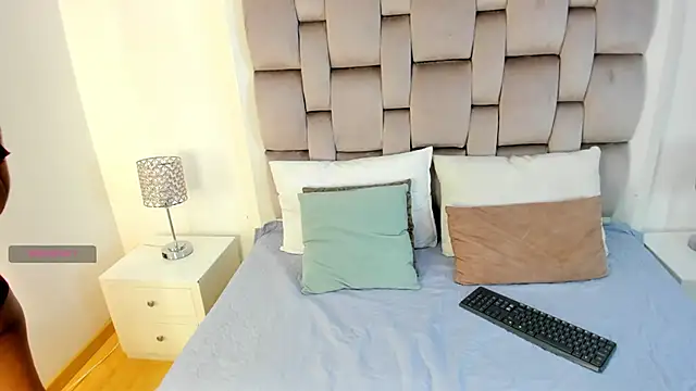 ChikiBom28 online show from 9, 10, 2025