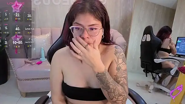 Snapshot of draviana_a_ chatting on 2, 11, 2025 draviana a online show from 2, 11, 2025