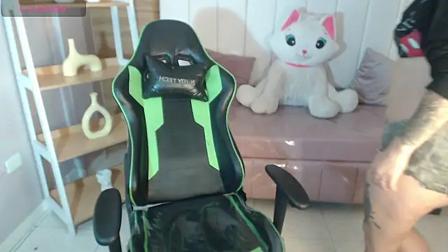 Snapshot of draviana_a_ chatting on 14, 11, 2025 draviana a online show from 14, 11, 2025