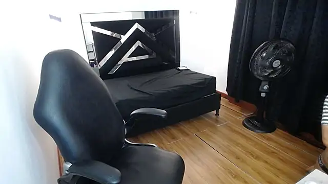 MarianaRojas  online show from 15, 1, 2026