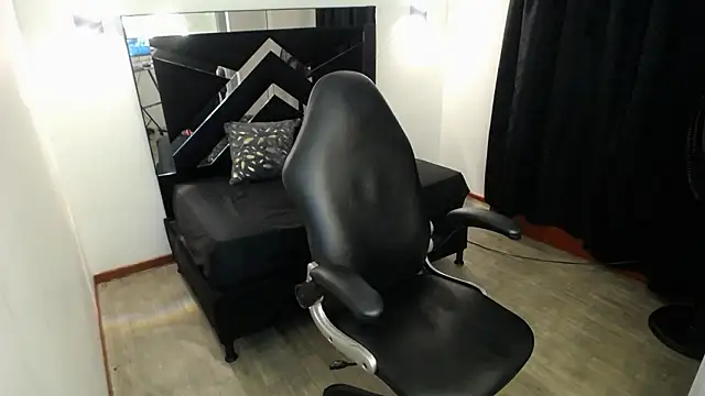 MarianaRojas  online show from 3, 2, 2026