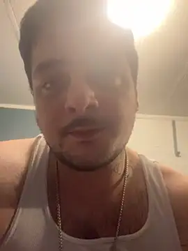 Snapshot of latenightguy chatting on 21, 7, 2026 latenightguy online show from 21, 7, 2026
