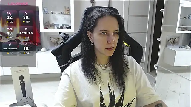 Irwi Tomboy online show from 23, 10, 2025