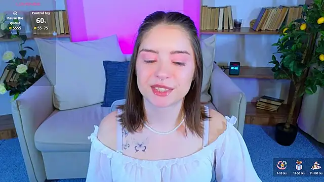 Snapshot of _Amelia_Shine_ chatting on 12, 11, 2025 Amelia Shine online show from 12, 11, 2025