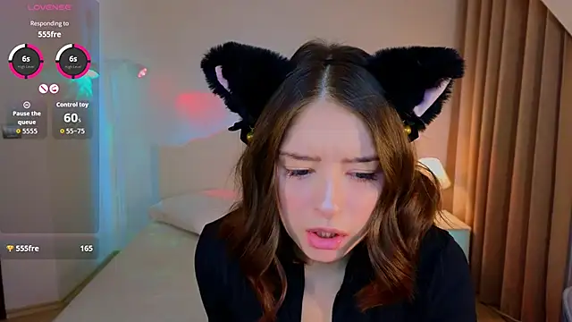 Snapshot of _Amelia_Shine_ chatting on 15, 11, 2025 Amelia Shine online show from 15, 11, 2025