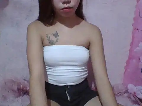 Snapshot of SweetPussie18x chatting on 27, 5, 2026 SweetPussie18x online show from 27, 5, 2026