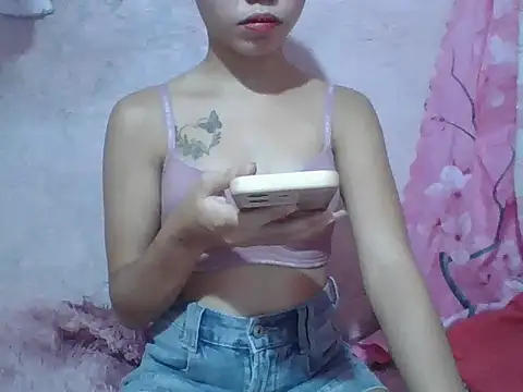 Snapshot of SweetPussie18x chatting on 28, 5, 2026 SweetPussie18x online show from 28, 5, 2026