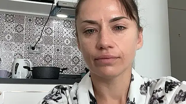 Snapshot of Roriann chatting on 10, 2, 2026 Roriann online show from 10, 2, 2026