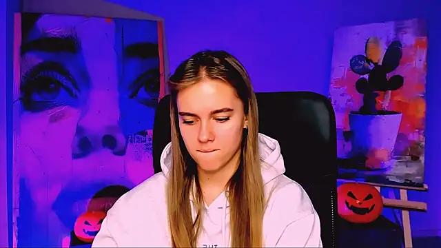 Snapshot of JuneWoods chatting on 29, 10, 2025 JuneWoods online show from 29, 10, 2025