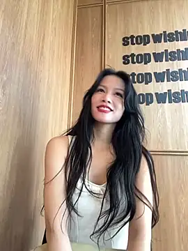 Snapshot of sharony_x chatting on 10, 4, 2026 sharony x online show from 10, 4, 2026