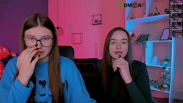 Snapshot of leslie_bird chatting on 6, 1, 2026 leslie bird online show from 6, 1, 2026