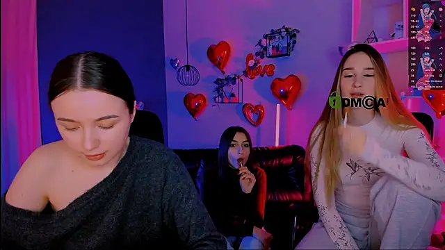 Snapshot of leslie_bird chatting on 24, 2, 2026 leslie bird online show from 24, 2, 2026