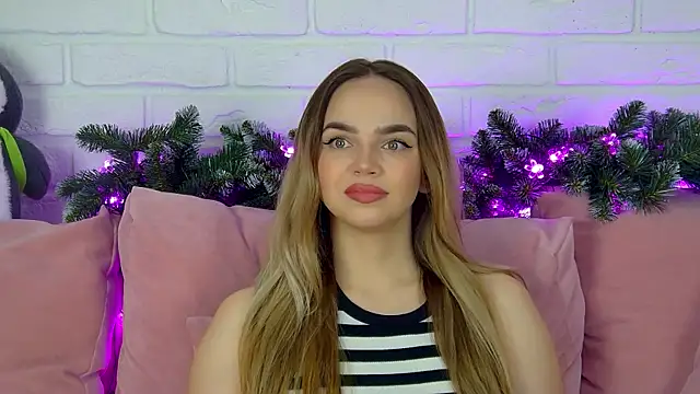 Snapshot of AnitaVenture chatting on 20, 12, 2025 AnitaVenture online show from 20, 12, 2025