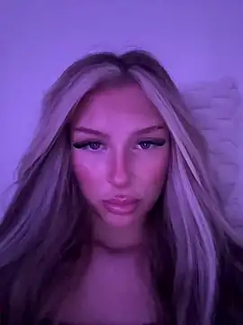blondeeee online show from 18, 5, 2026