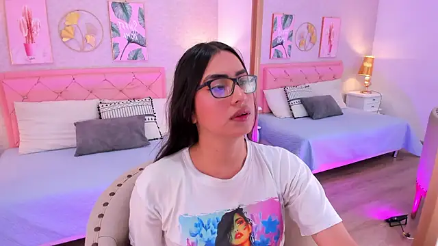 Snapshot of cherrylady_02 chatting on 21, 4, 2026 cherrylady 02 online show from 21, 4, 2026