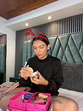 celestebellmont online show from 17, 12, 2025