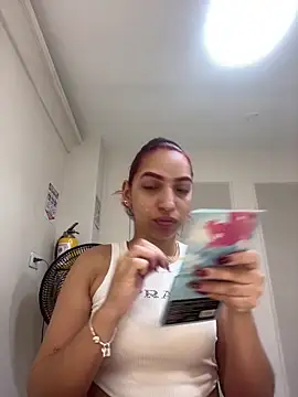 Snapshot of theladymonserrateshow chatting on 6, 2, 2026 theladymonserrateshow online show from 6, 2, 2026