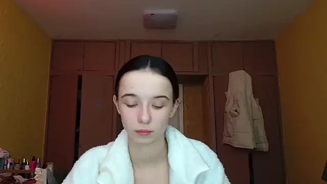 Emilia Light online show from 19, 2, 2026