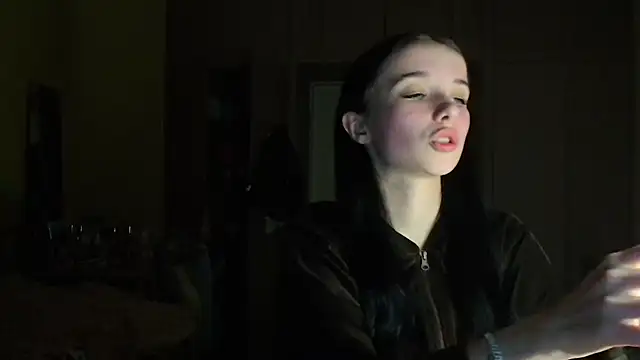 Snapshot of Emilia_Light chatting on 29, 3, 2026 Emilia Light online show from 29, 3, 2026