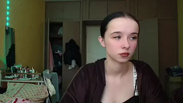 Snapshot of Emilia_Light chatting on 1, 4, 2026 Emilia Light online show from 1, 4, 2026
