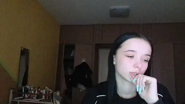 Snapshot of Emilia_Light chatting on 3, 4, 2026 Emilia Light online show from 3, 4, 2026