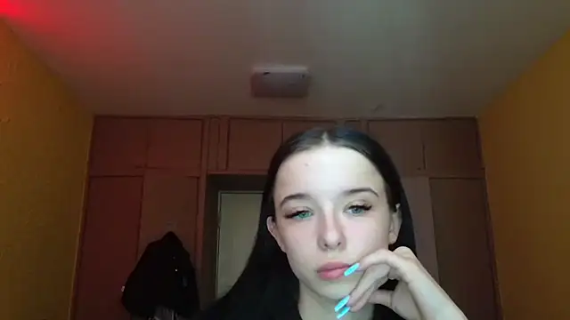 Snapshot of Emilia_Light chatting on 20, 4, 2026 Emilia Light online show from 20, 4, 2026