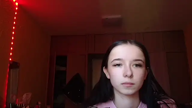 Snapshot of Emilia_Light chatting on 22, 4, 2026 Emilia Light online show from 22, 4, 2026