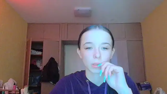 Snapshot of Emilia_Light chatting on 25, 4, 2026 Emilia Light online show from 25, 4, 2026