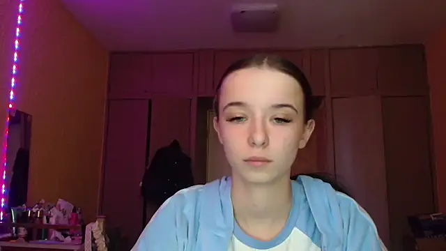 Snapshot of Emilia_Light chatting on 27, 4, 2026 Emilia Light online show from 27, 4, 2026