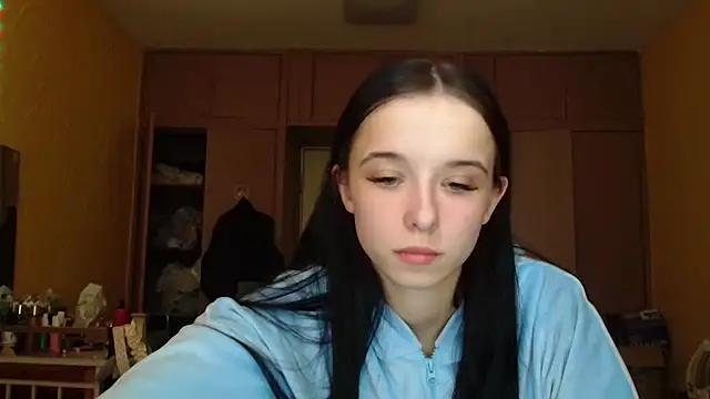 Snapshot of Emilia_Light chatting on 28, 4, 2026 Emilia Light online show from 28, 4, 2026