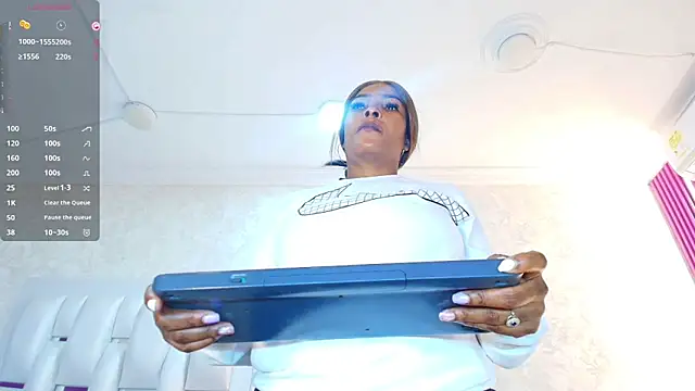 Layla lell online show from 23, 2, 2026