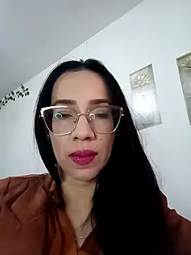 Snapshot of YaraDuartee chatting on 4, 11, 2025 YaraDuartee online show from 4, 11, 2025