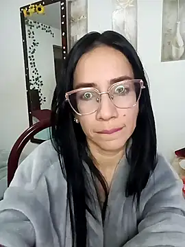 Snapshot of YaraDuartee chatting on 13, 12, 2025 YaraDuartee online show from 13, 12, 2025