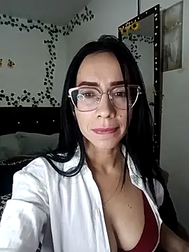 YaraDuartee online show from 4, 2, 2026