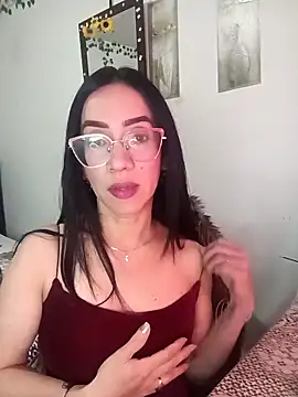 Snapshot of YaraDuartee chatting on 4, 3, 2026 YaraDuartee online show from 4, 3, 2026