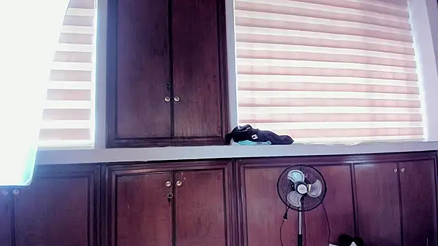 Snapshot of Violet_Anders chatting on 3, 10, 2025 Violet Anders online show from 3, 10, 2025