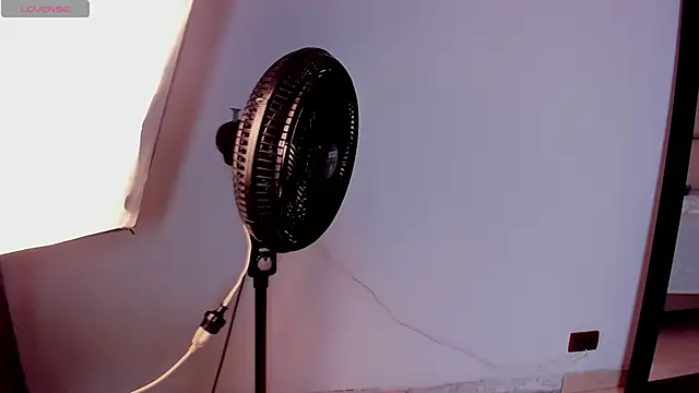 Snapshot of Caroline_Millerr chatting on 14, 1, 2026 Caroline Millerr online show from 14, 1, 2026