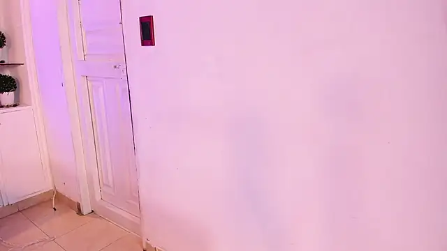 Snapshot of Caroline_Millerr chatting on 6, 2, 2026 Caroline Millerr online show from 6, 2, 2026