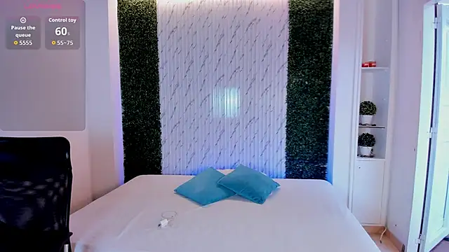 Snapshot of Caroline_Millerr chatting on 7, 3, 2026 Caroline Millerr online show from 7, 3, 2026