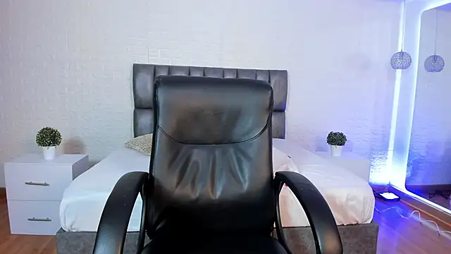 Caroline Millerr online show from 22, 5, 2026