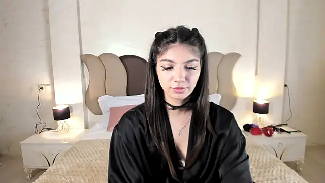 Snapshot of Helly_Moon chatting on 1, 10, 2025 Helly Moon online show from 1, 10, 2025