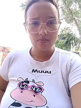 Snapshot of young_dairy01 chatting on 31, 10, 2025 young dairy01 online show from 31, 10, 2025