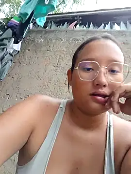 Snapshot of young_dairy01 chatting on 25, 11, 2025 young dairy01 online show from 25, 11, 2025