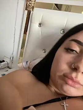 Snapshot of Romina6 chatting on 21, 10, 2025 Romina6 online show from 21, 10, 2025