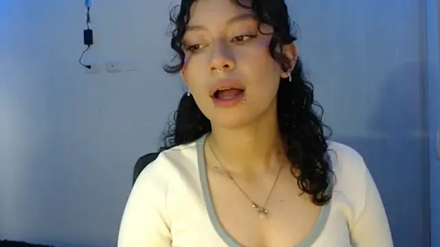 Ivonnybonn online show from 24, 10, 2025